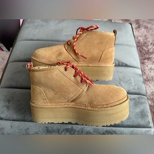 EUC- Women's Neumel Heritage Lace-Up Platform Booties